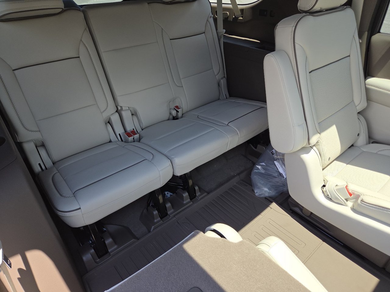 2026 GMC Yukon XL Denali - Photo 27