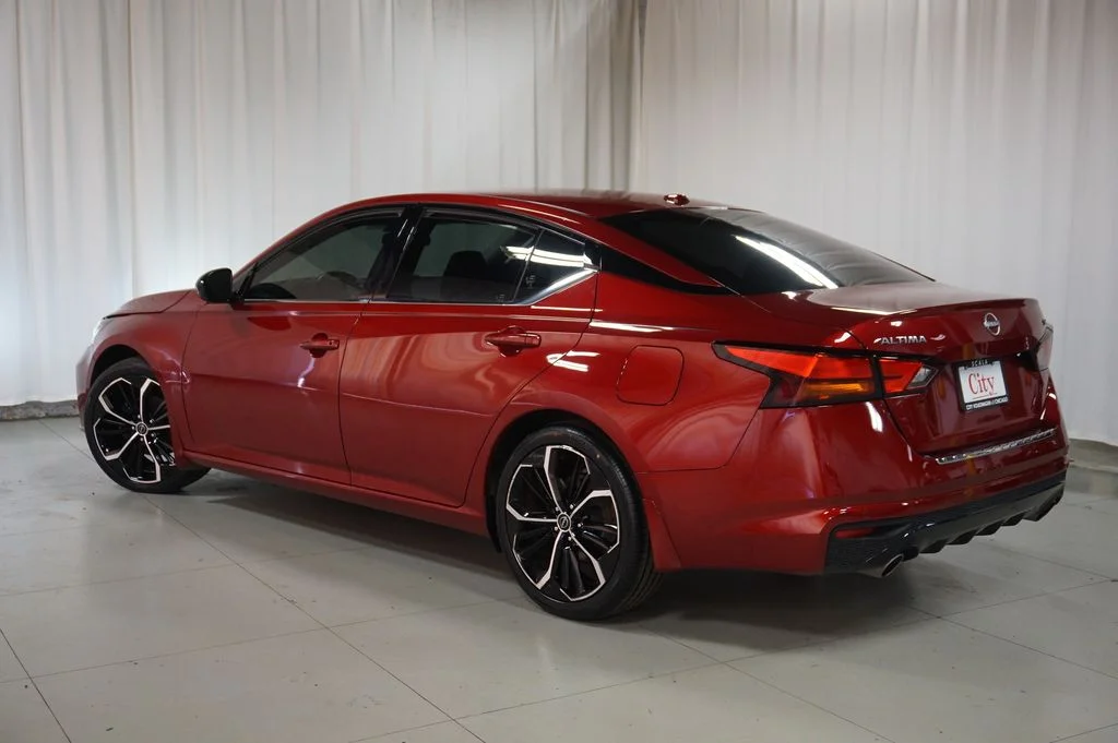 Used 2023 Red Nissan 2.5 SR image 21
