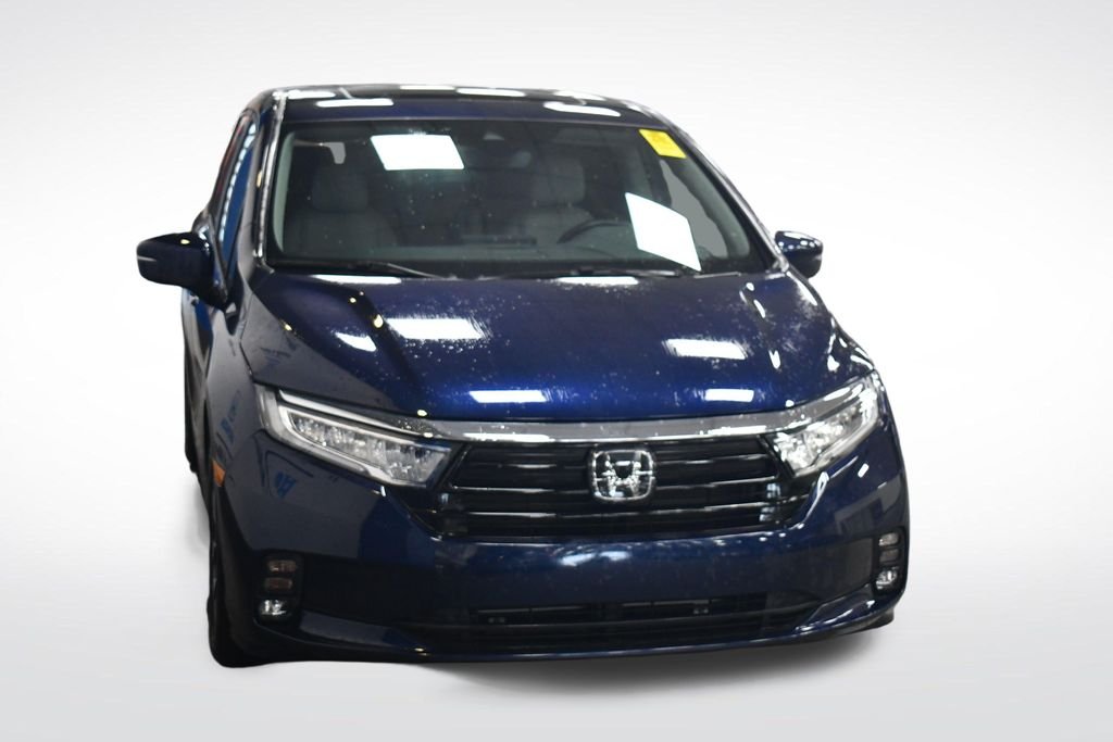 Certified Used 2024 Crystal Black Pearl Honda EX-L image 3