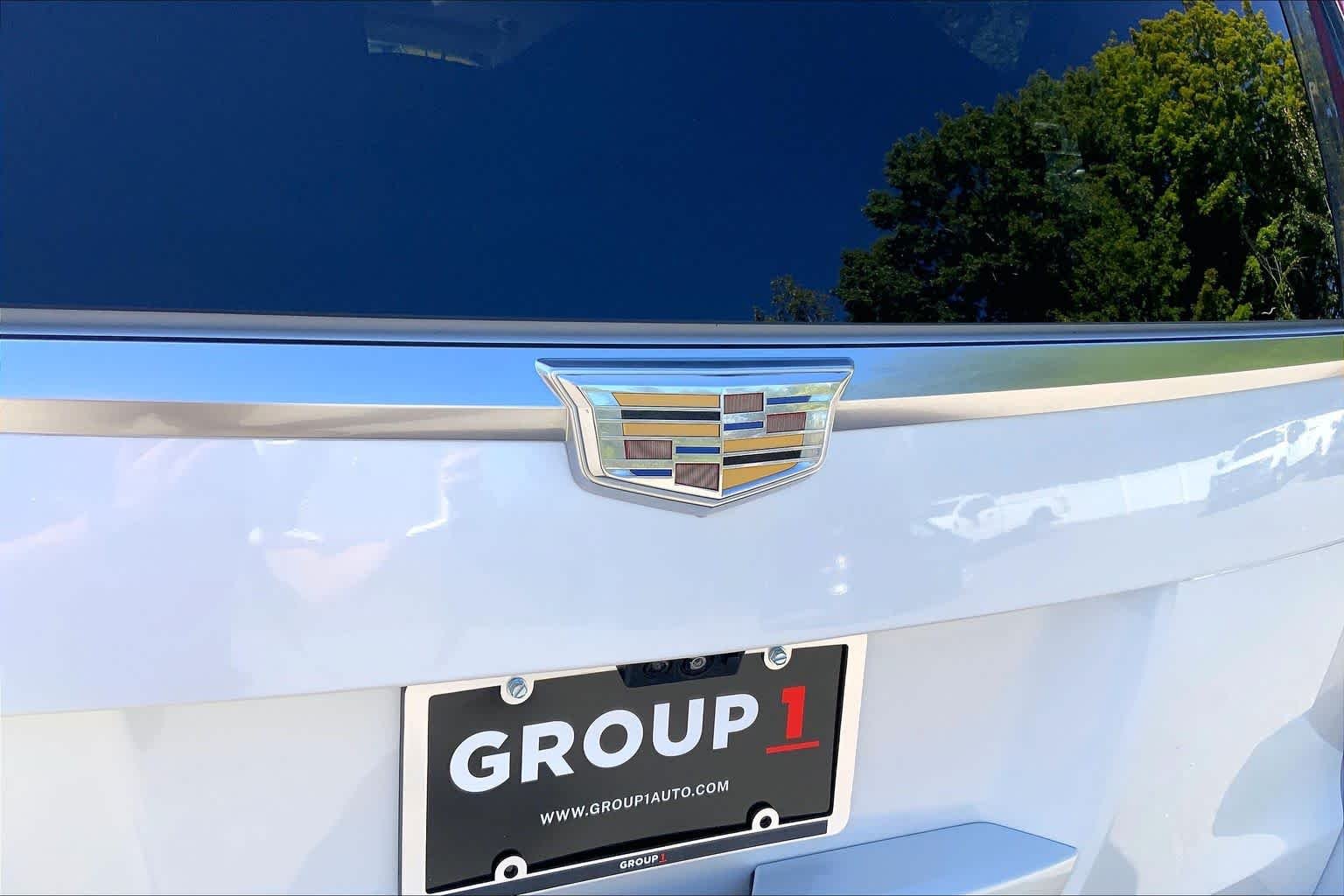 Certified Used 2017 Crystal White Tri-Coat Cadillac Premium Luxury image 10