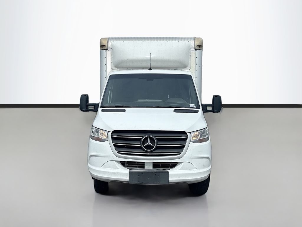 Used 2023 White Mercedes-Benz DRY BOX TRUCK image 8