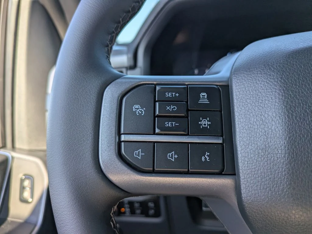 New 2026 Oxford White Ford XLT image 31