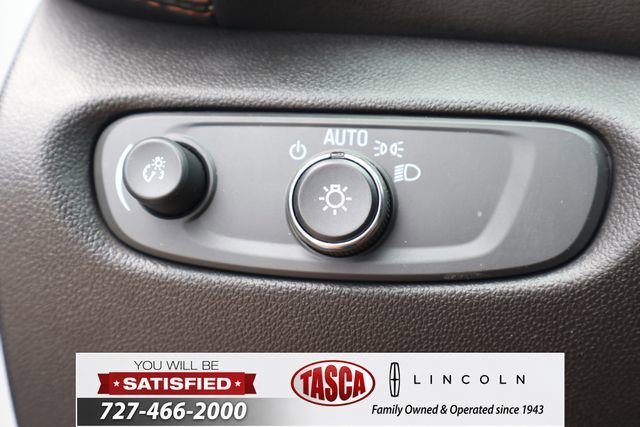 Used 2024 Iridescent Pearl Tricoat Chevrolet Premier image 22