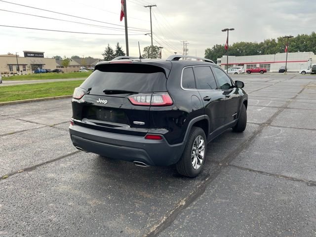 Used 2021 Black Jeep Latitude Lux image 5
