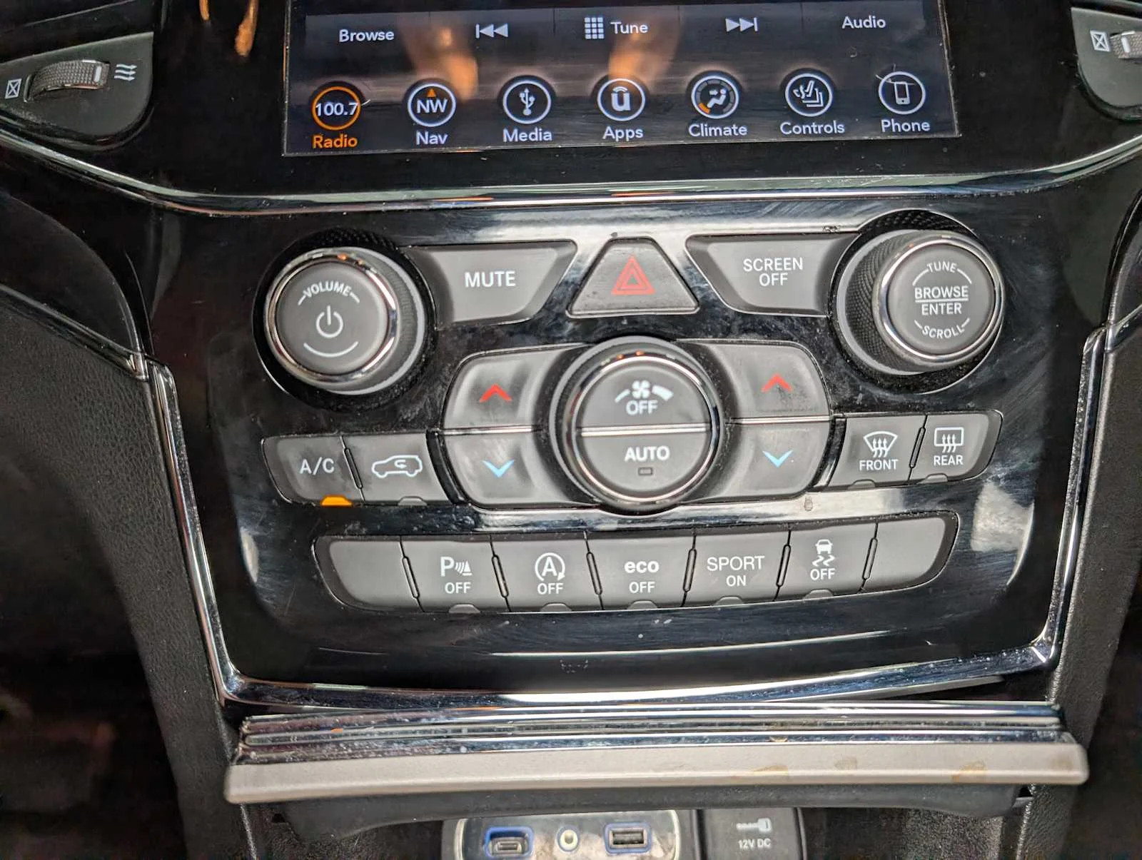 Used 2019 Granite Crystal Metallic Clearcoat Jeep Trailhawk image 33