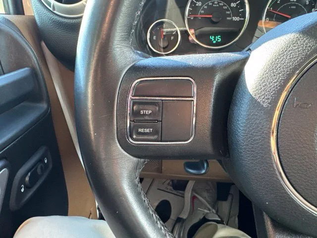 Used 2018 White Jeep Unlimited Sahara image 22