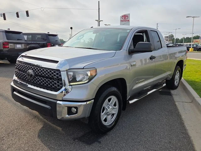 Used 2018 Silver Toyota SR5 image 3
