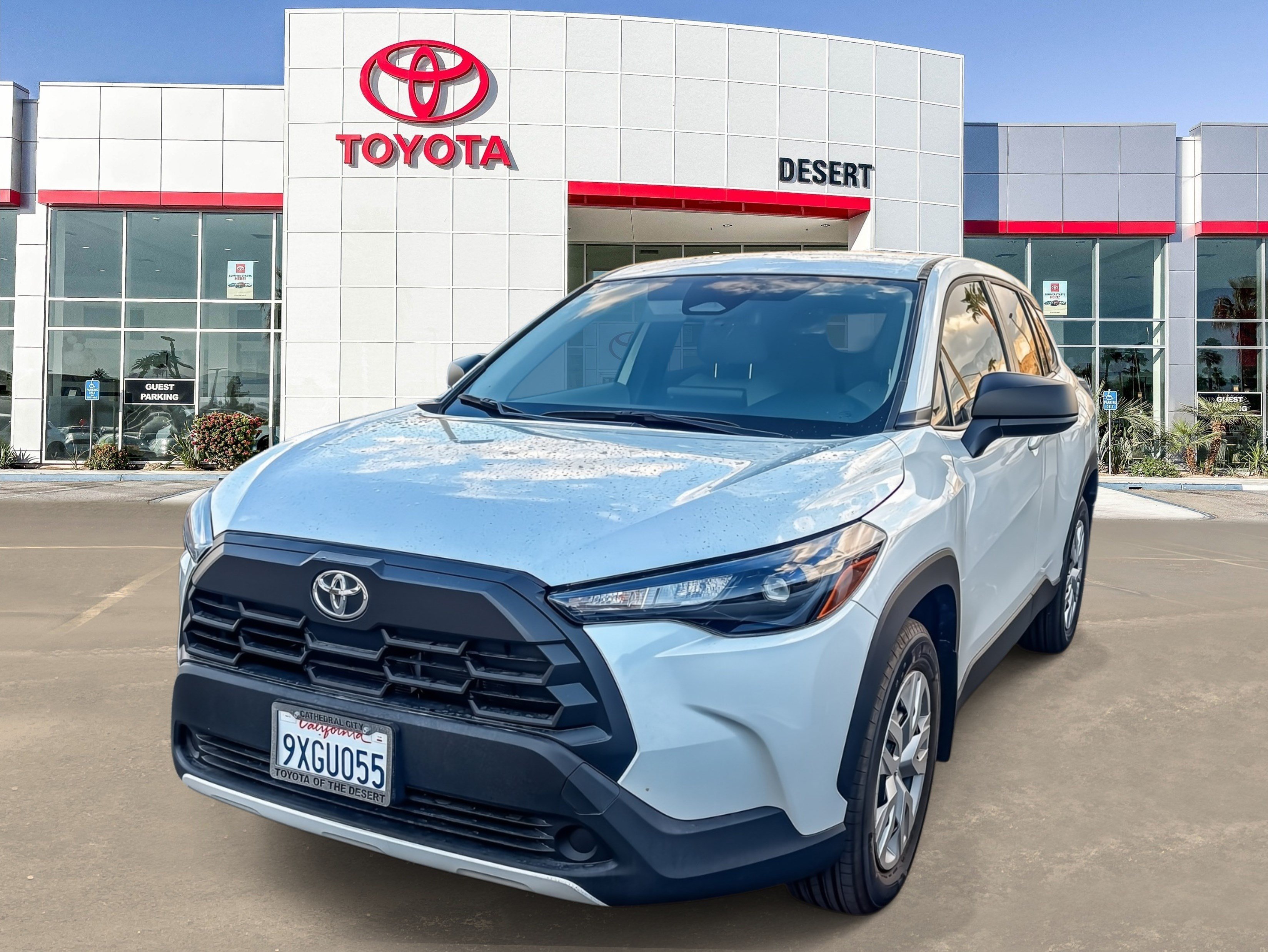Certified Used 2026 Wind Chill Pearl/Jet Blk Toyota L image 3