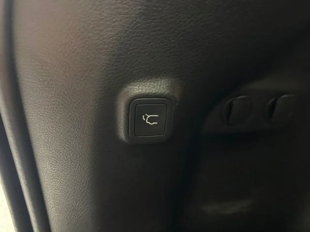 Used 2019 Gray Jeep Limited image 17