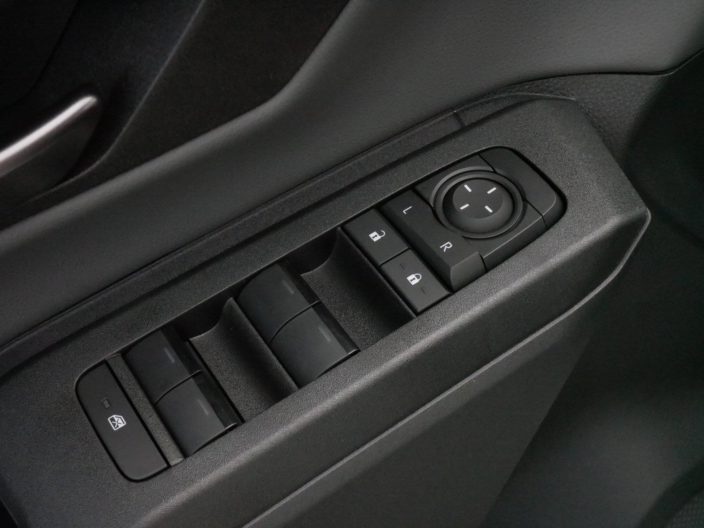 Used 2026 Ice Cap Toyota SE image 19