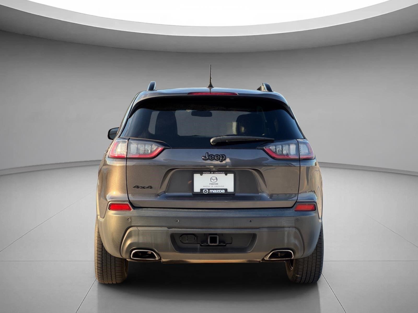 Used 2019 Sting-Gray Clearcoat Jeep Altitude image 4