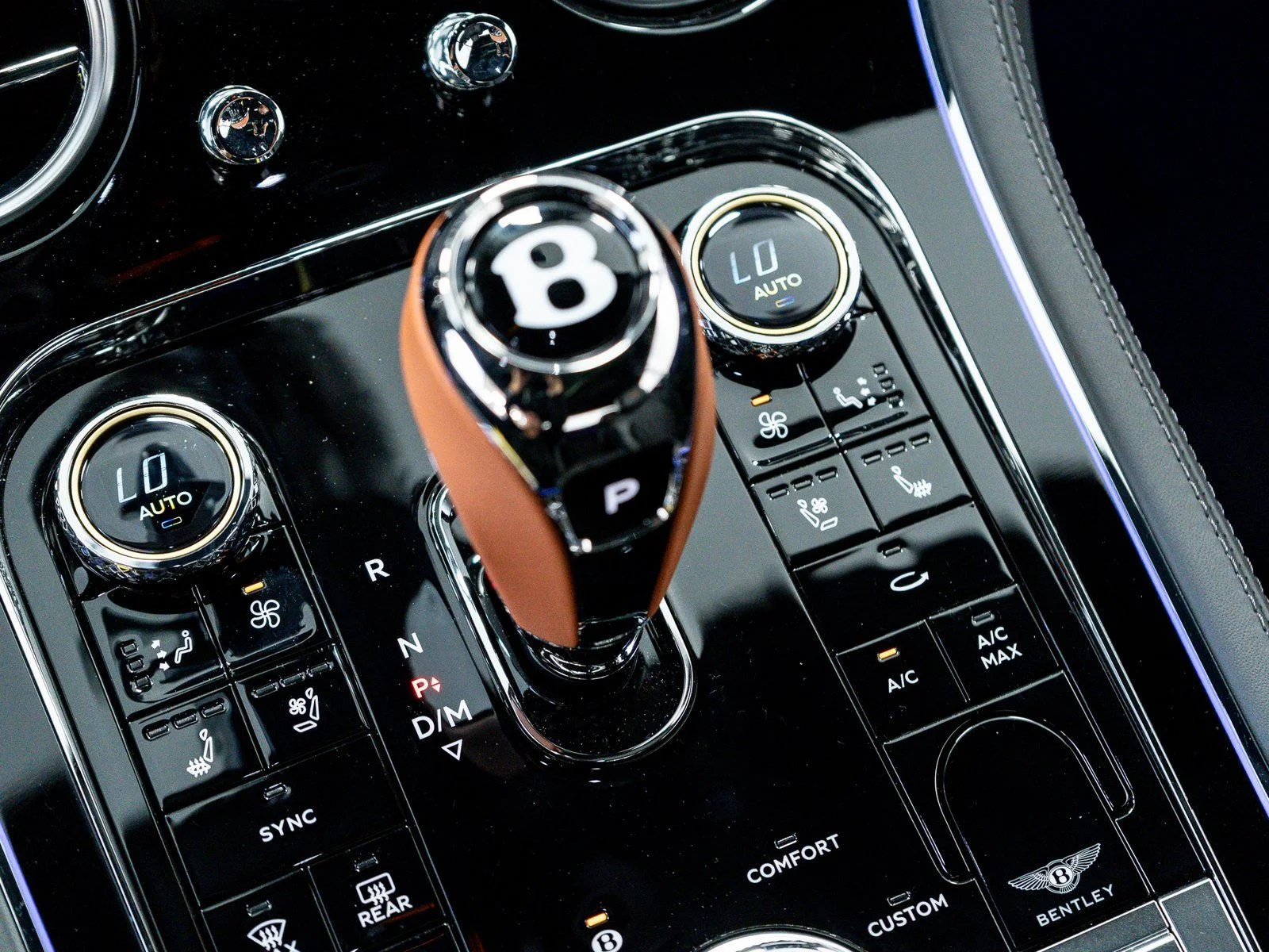 New 2026 Tourmaline Green - by Mulliner Bentley Azure image 30