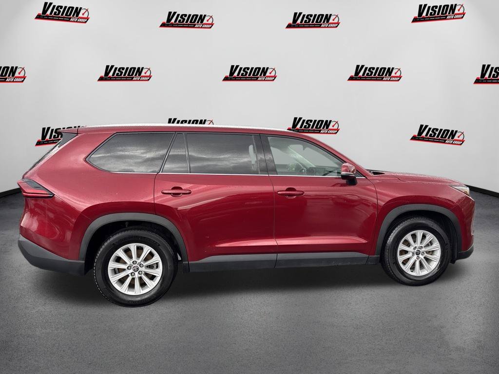 Used 2025  Toyota XLE image 4
