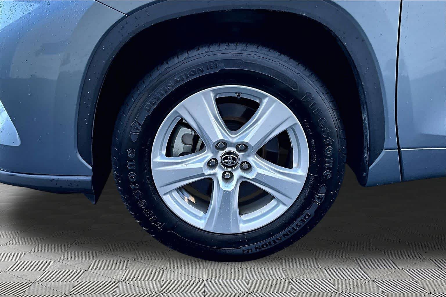 Used 2020 Moon Dust Toyota Hybrid LE image 11