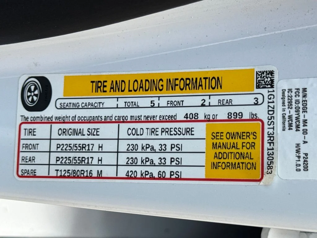 Used 2024 White Chevrolet LT image 29