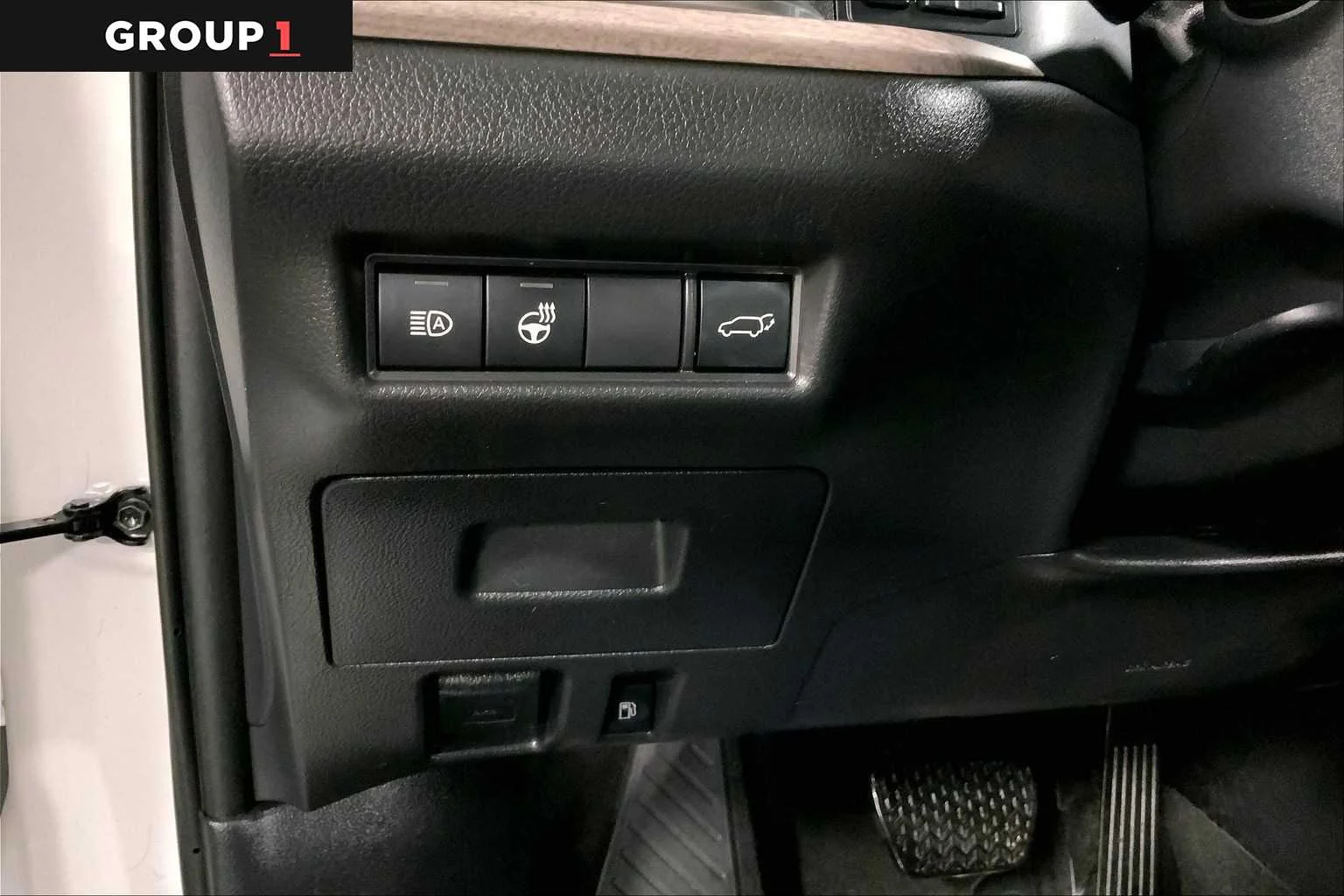 Certified Used 2024 Wind Chill Pearl Toyota Platinum image 35