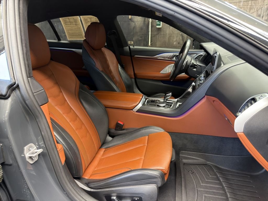 2025 BMW 8 Series M850i - Photo 28
