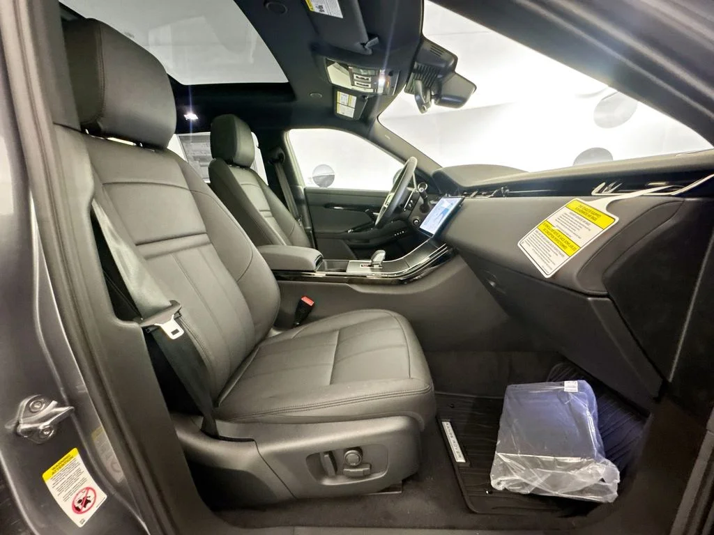 New 2026 Eiger Grey Land Rover Core S image 28