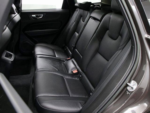 2023 Volvo XC60 Plus - Photo 11