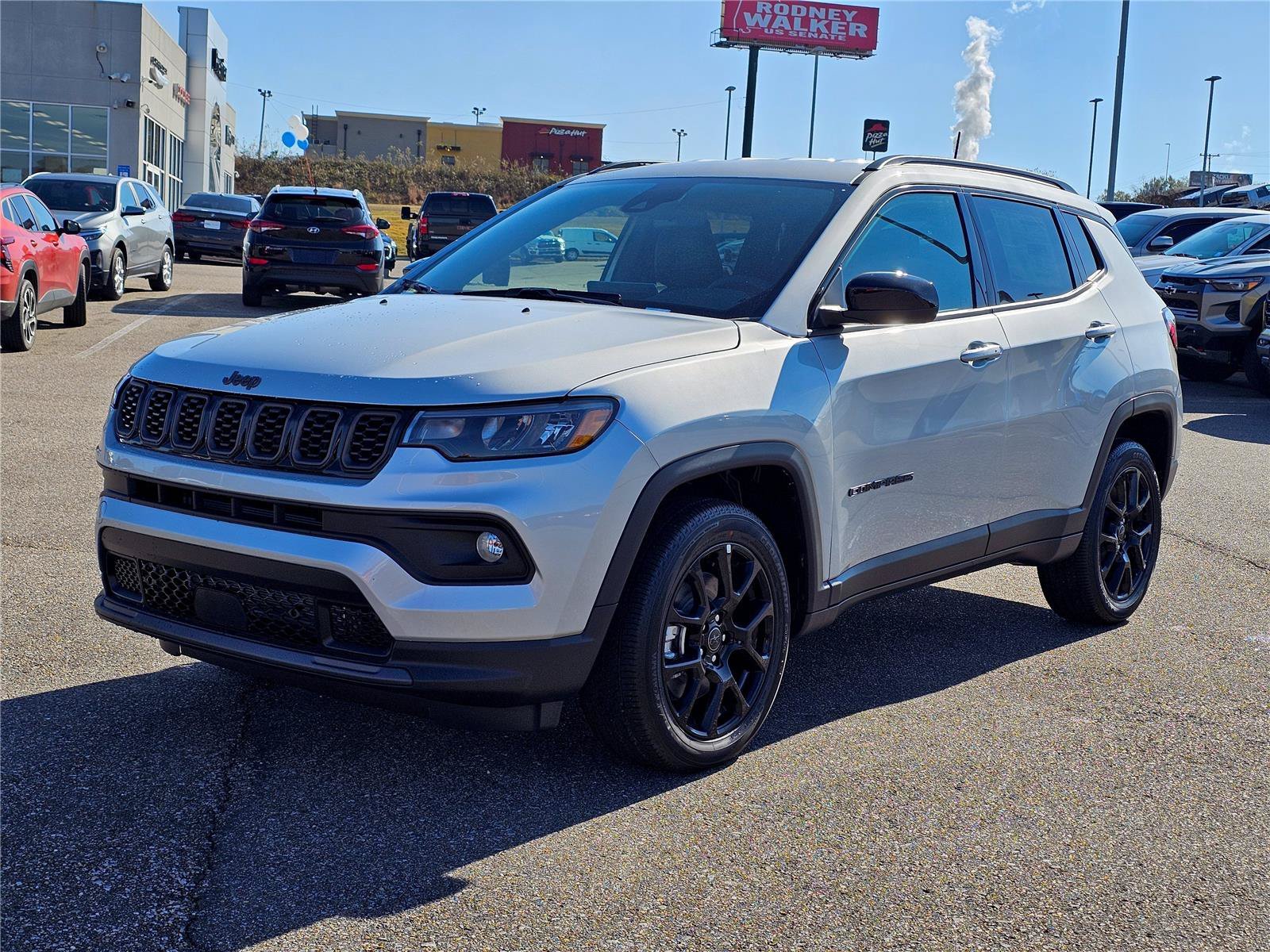 New 2026 Silver Zynith Metallic Clearcoat Jeep Latitude Altitude image 1