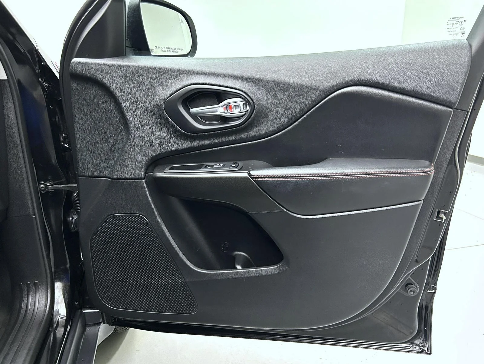 Used 2019 Black Jeep Trailhawk image 16