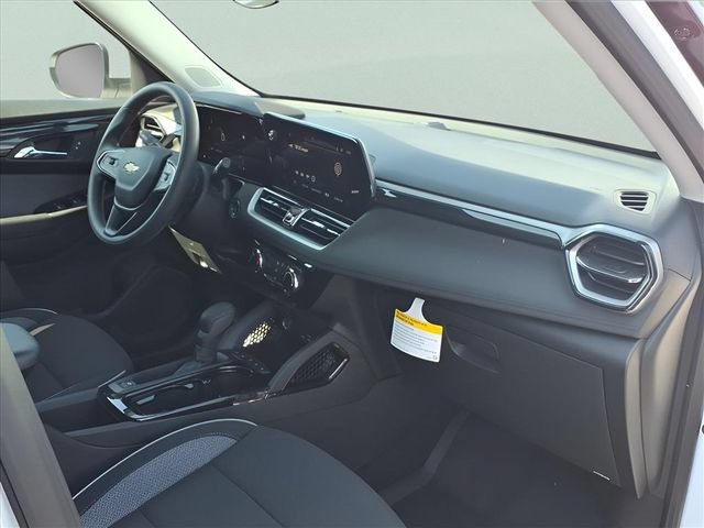 New 2026 Summit White Chevrolet LT image 23