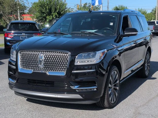 Used 2021 Black Lincoln Reserve image 7