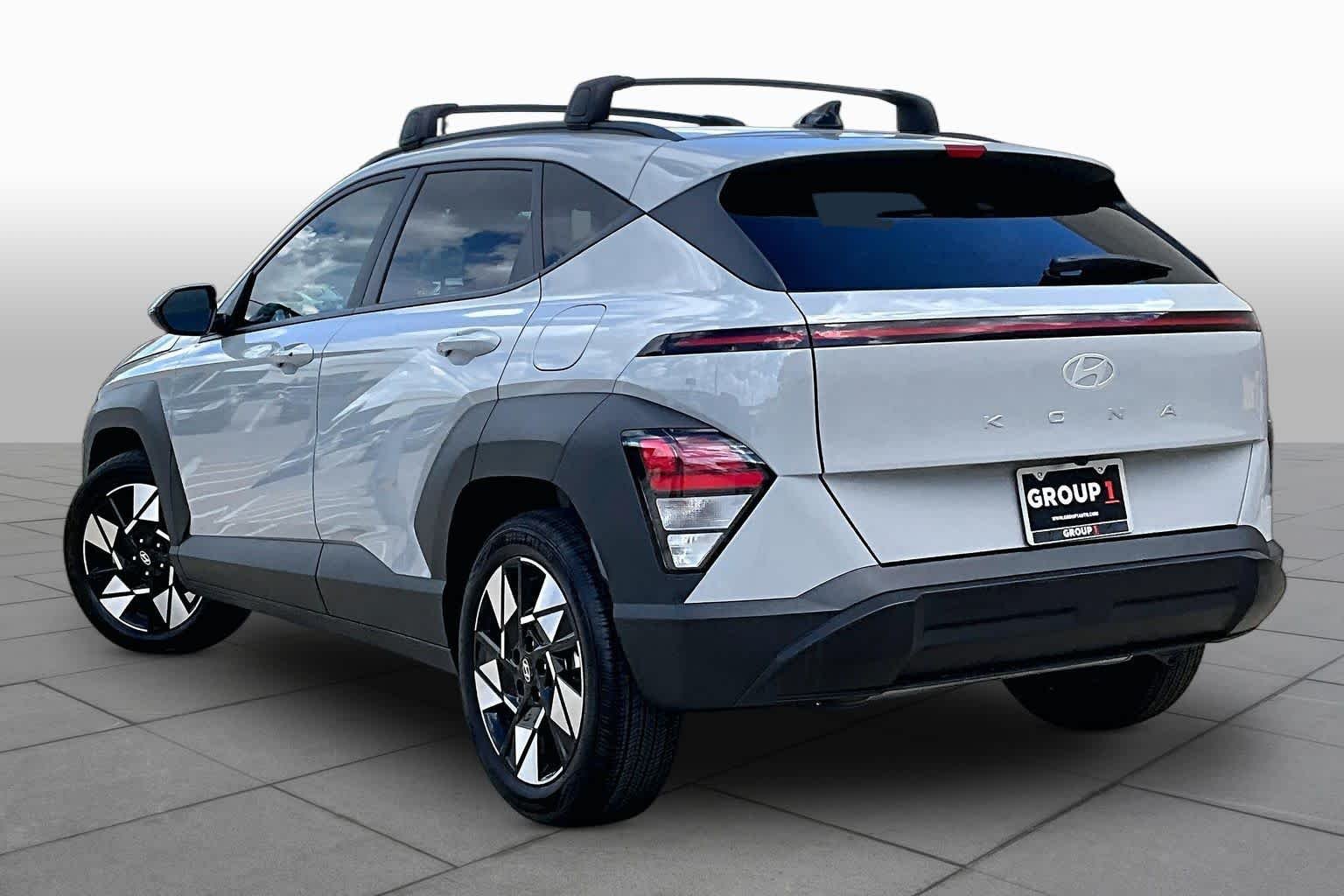 Used 2025 Cyber Gray Metallic Hyundai SEL image 11