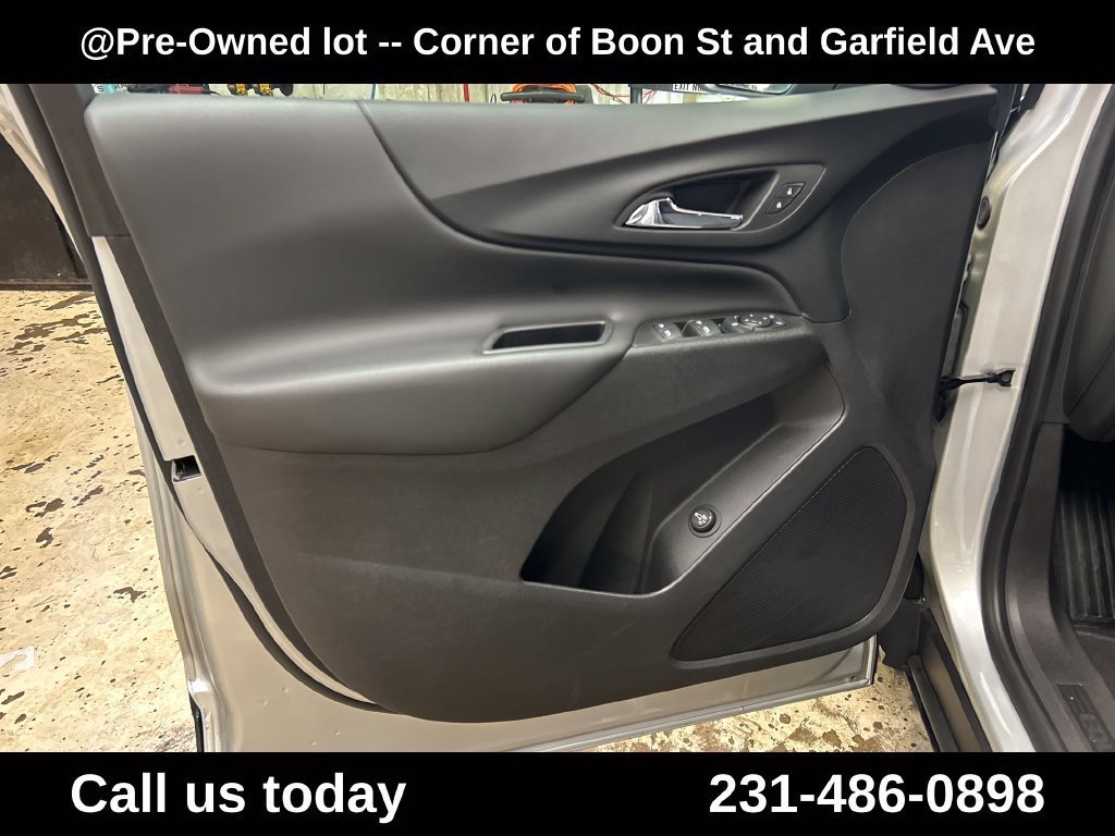 Used 2022 SILVER ICE METALLIC Chevrolet LT image 15