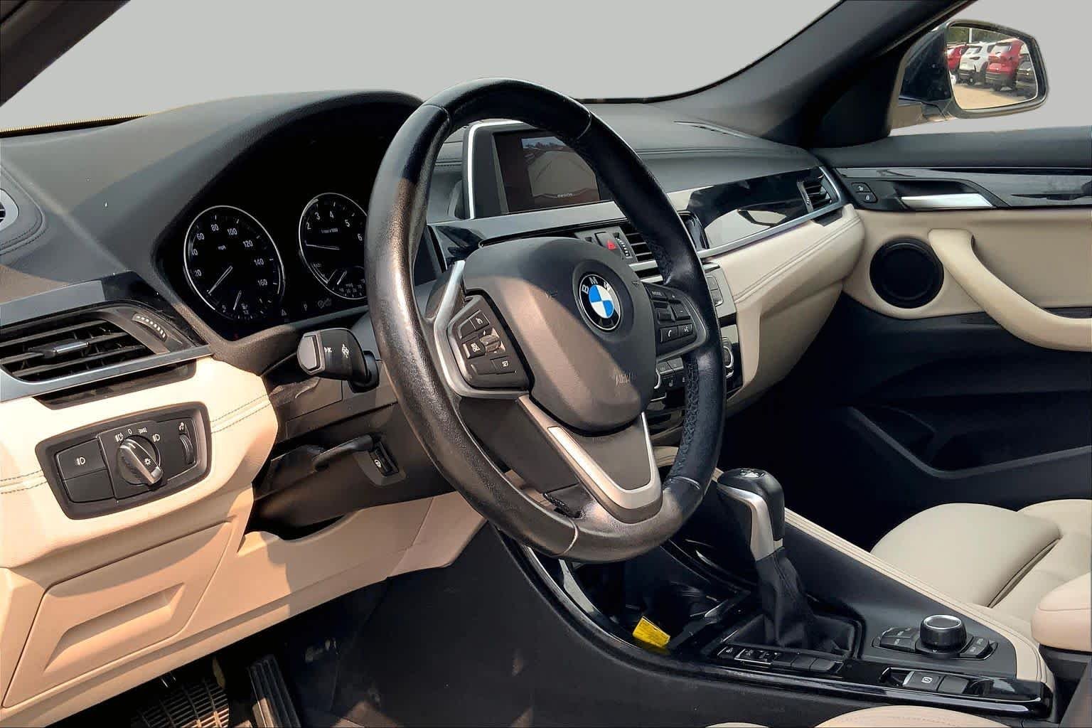 Used 2018 Alpine White BMW sDrive28i image 18