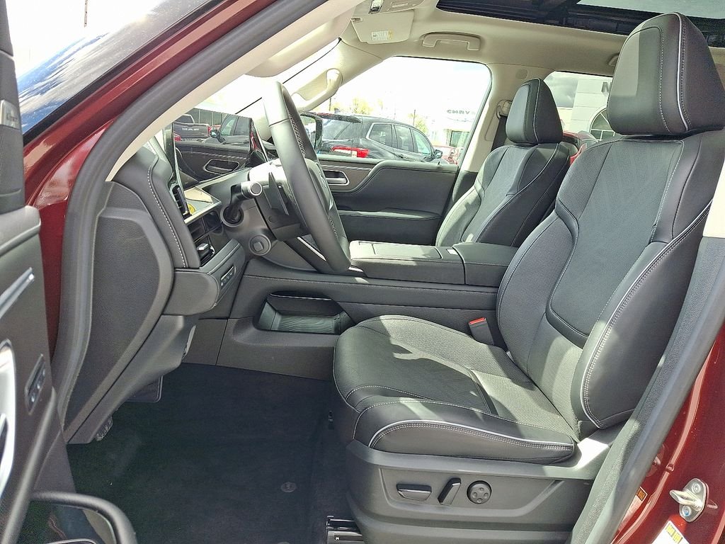 Used 2025 Red INFINITI LUXE image 15
