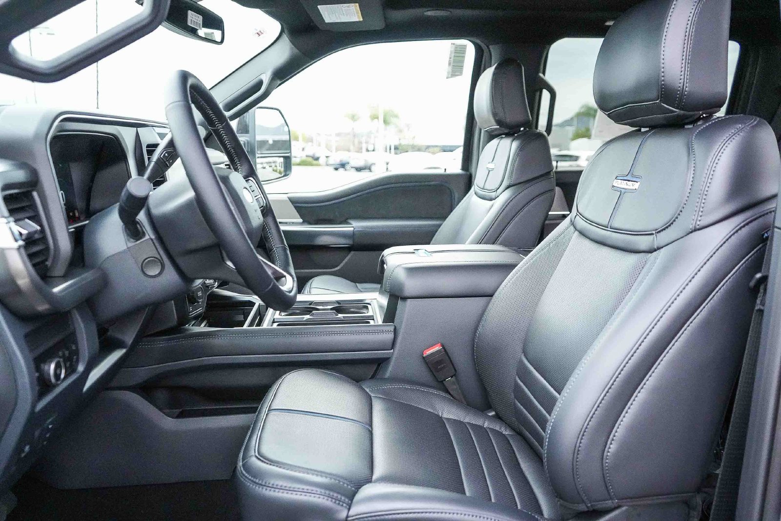 2026 Ford F-250 Super Duty Platinum - Photo 17