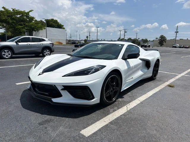 Used 2023 White Chevrolet Stingray image 3