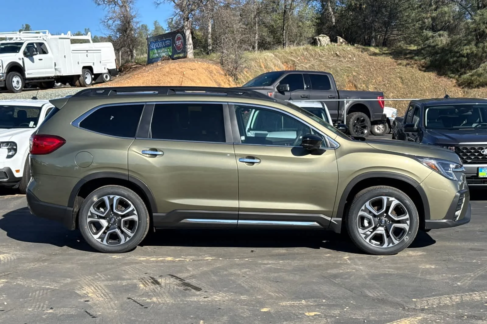 New 2026 AUTUMN GREEN METALLIC Subaru Touring 7-Passenger image 4