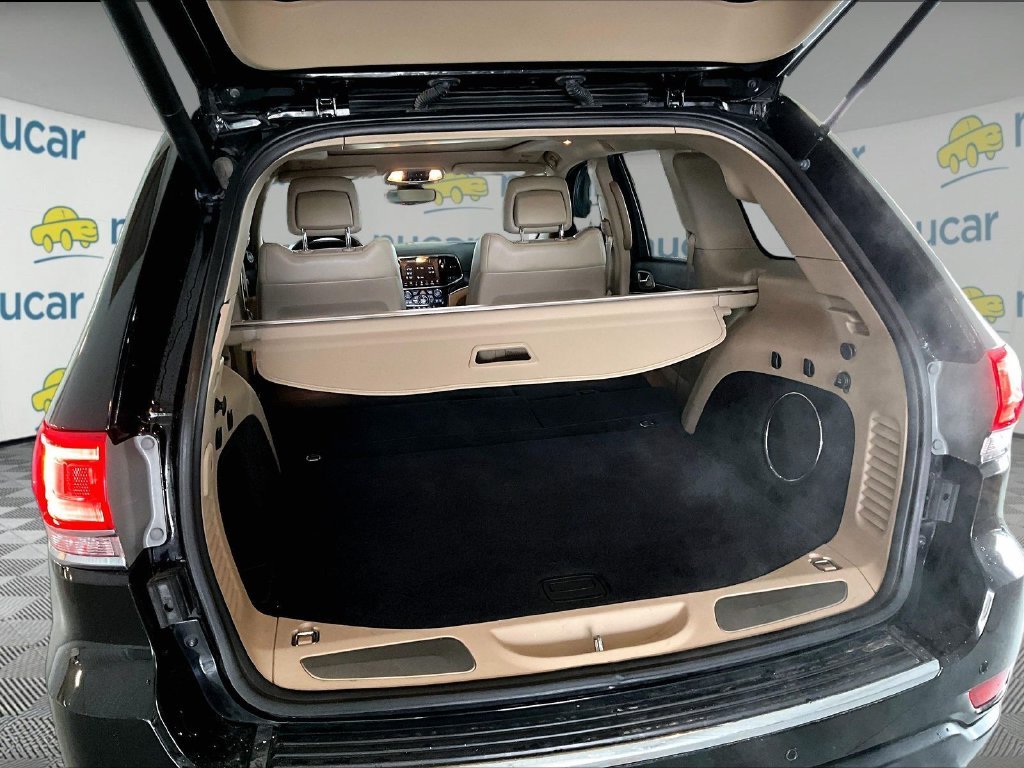 Used 2019 Diamond Black Crystal Pearlcoat Jeep Limited image 35