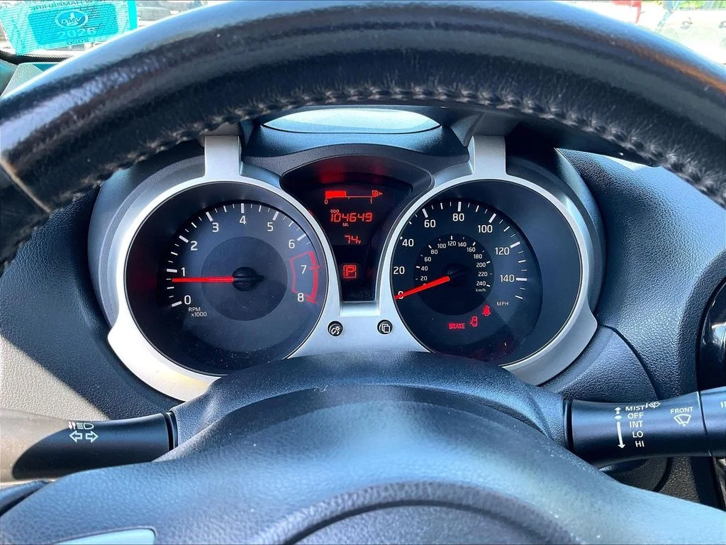 Used 2016 White Nissan SV image 15