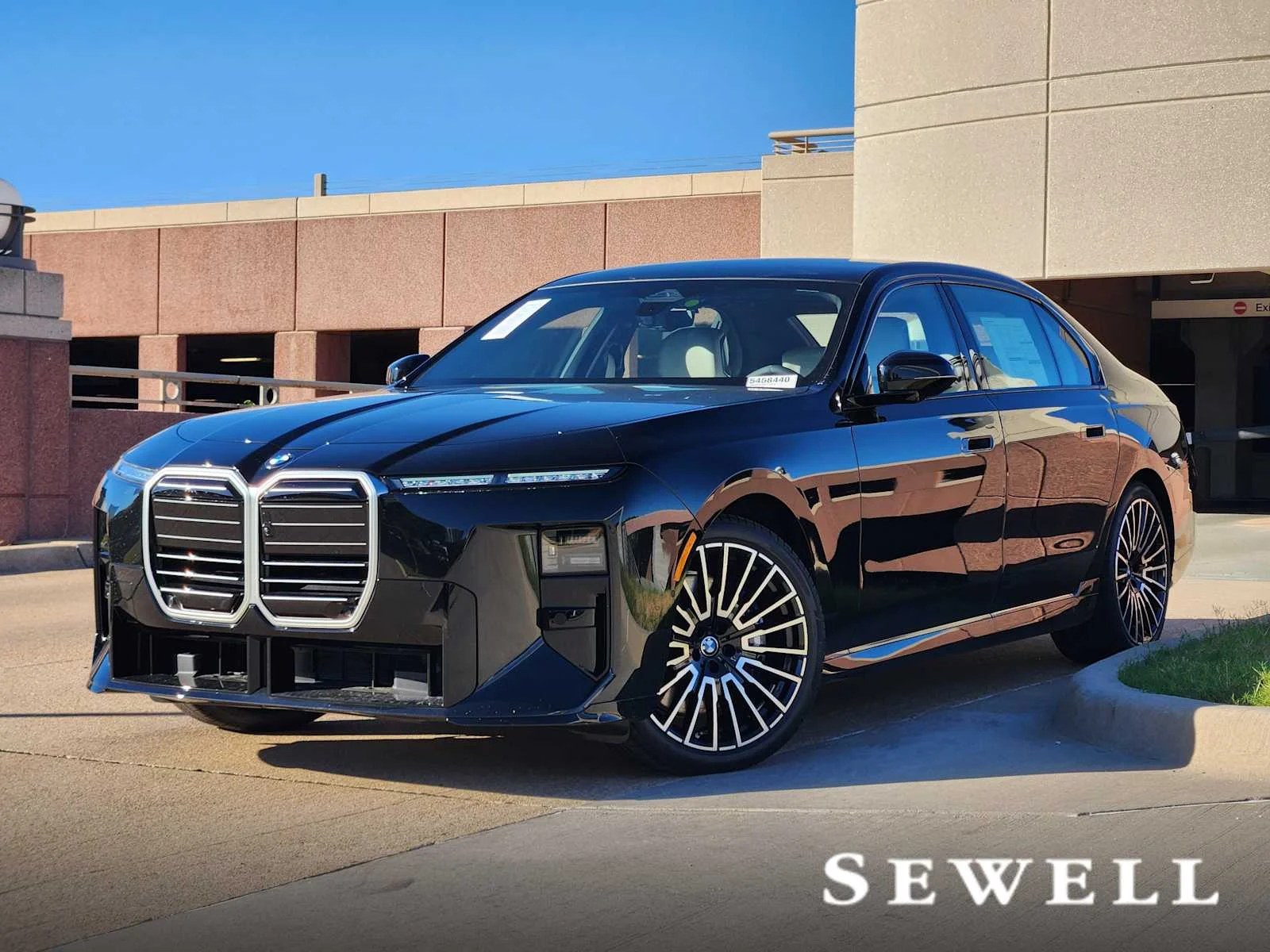 2027 BMW 740i 740i