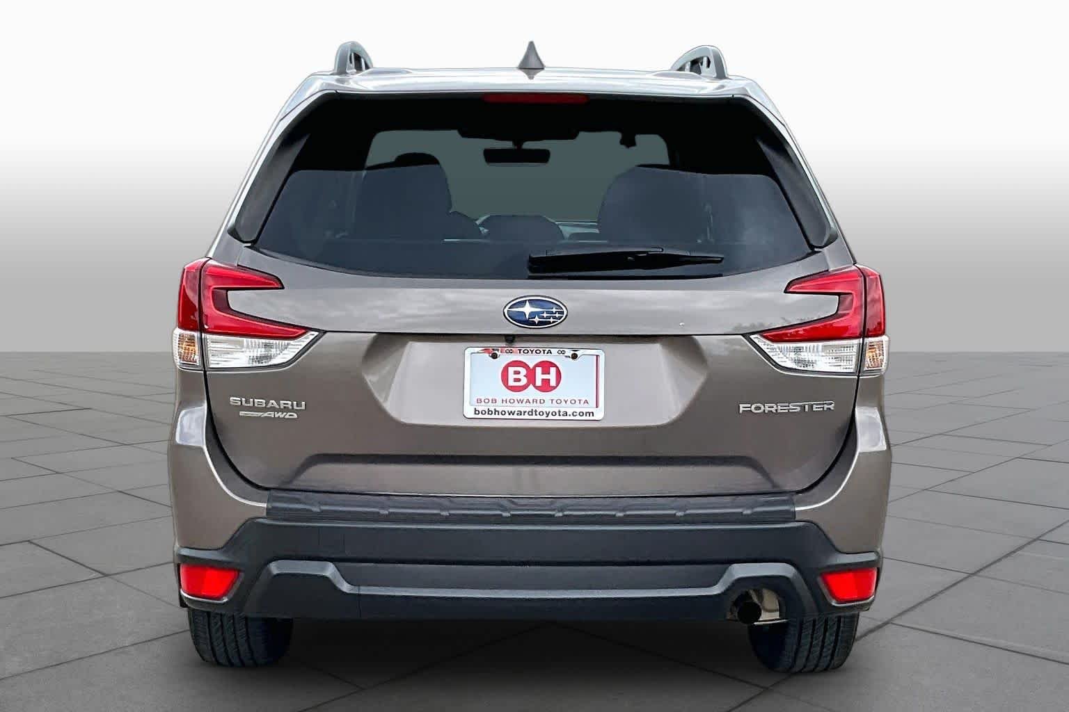 Used 2023 Brilliant Bronze Metallic Subaru Premium image 5