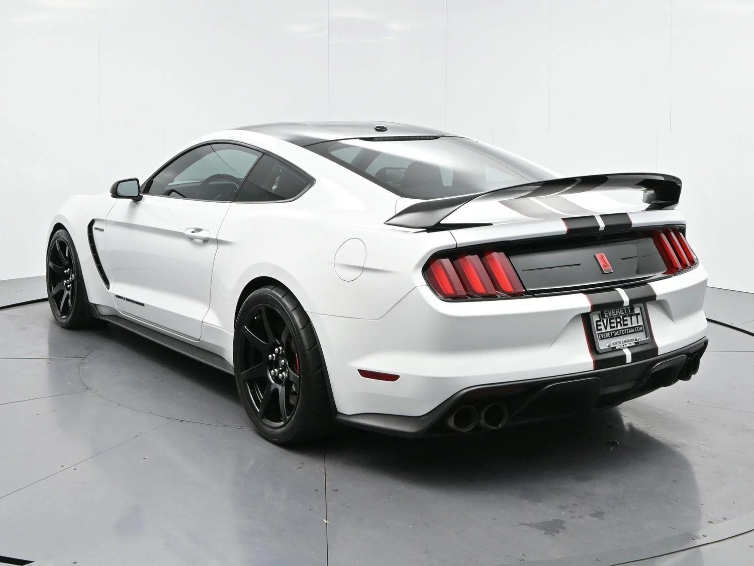 Used 2019 White Ford Shelby GT350 image 5