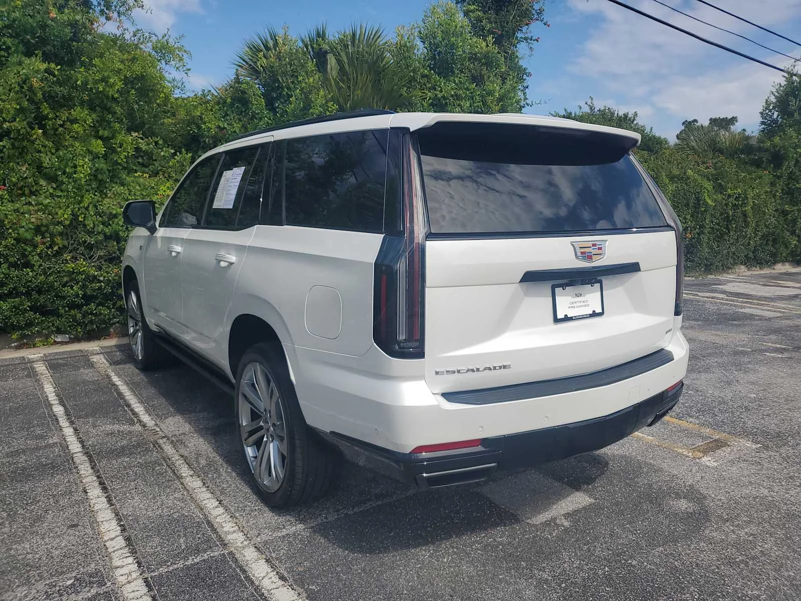 Used 2025 Crystal White Tricoat Cadillac Sport Platinum image 3