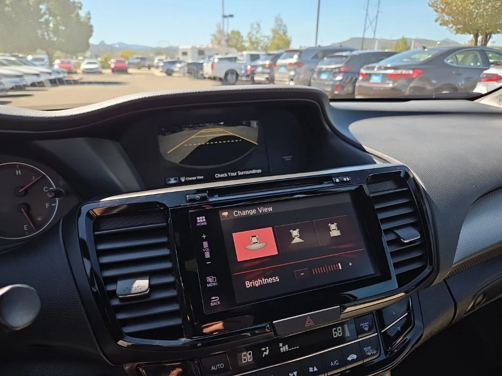 Used 2017  Honda EX-L image 29