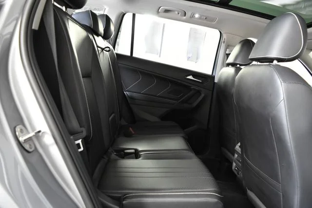 Used 2024 Silver Volkswagen 2.0T SE image 36
