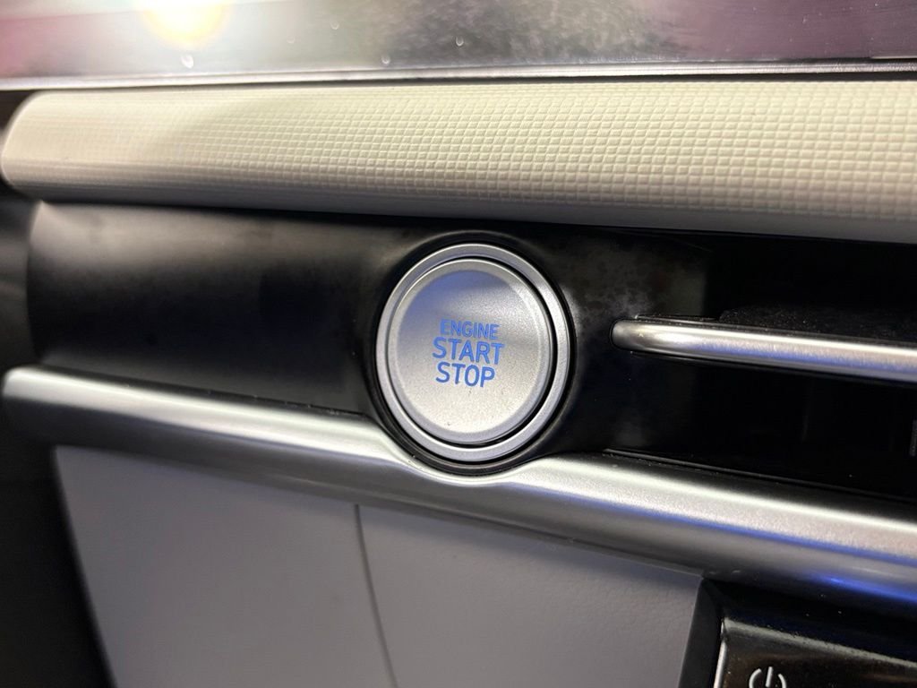 Used 2025 Silver Hyundai SEL image 23