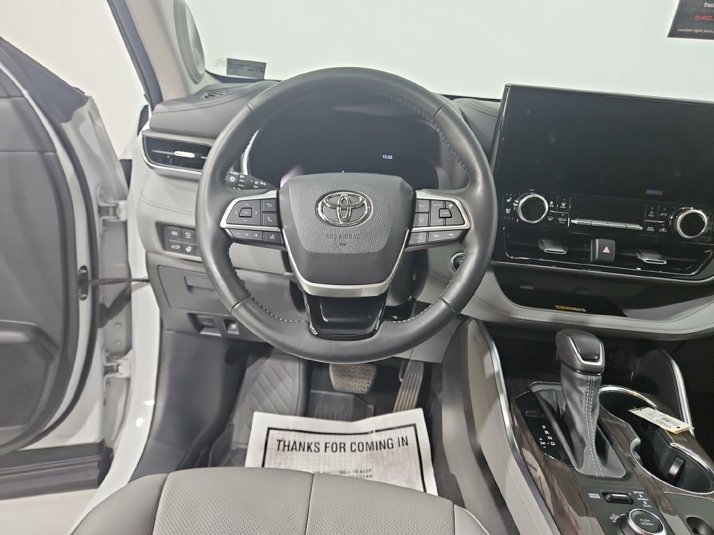 Used 2023 Pearl Toyota Limited image 14