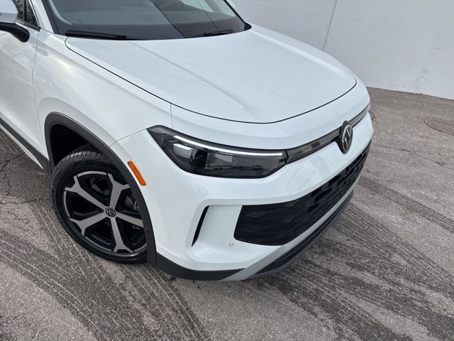 New 2026 Pure White Volkswagen 2.0T SE image 3