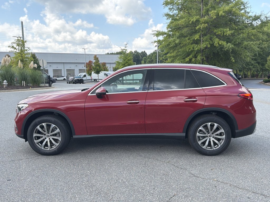 New 2026 MANUFAKTUR Patagonia Red Metallic Mercedes-Benz GLC 300 image 44