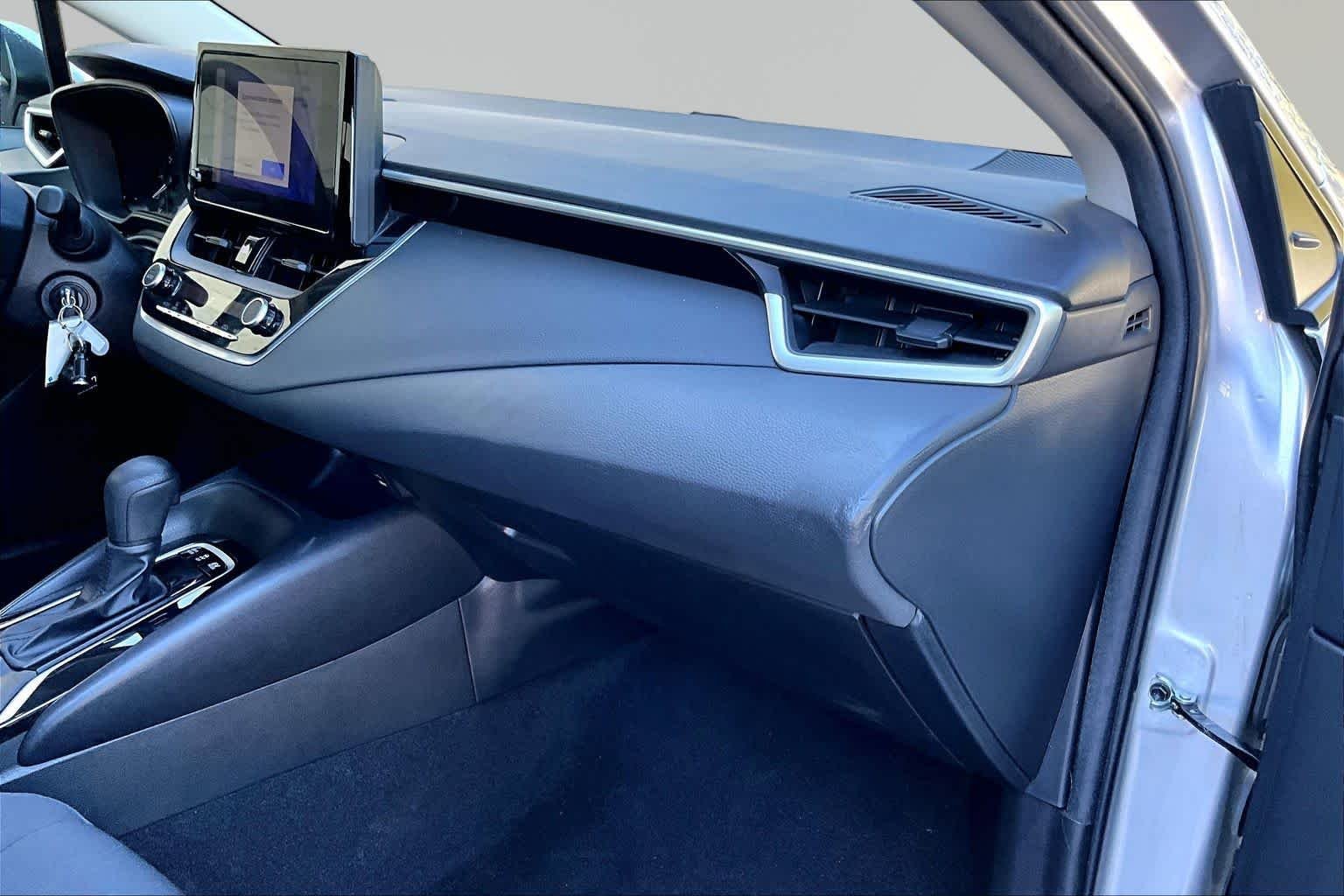 Used 2025 Classic Silver Metallic Toyota Hybrid LE image 19