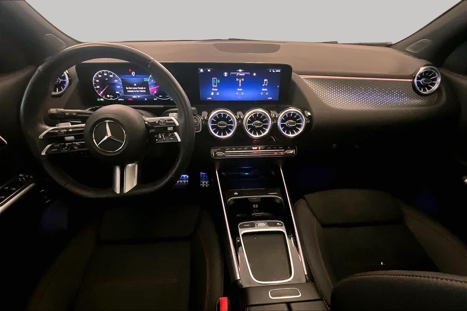 Used 2025 Mountain Grey Metallic Mercedes-Benz GLA 250 image 15