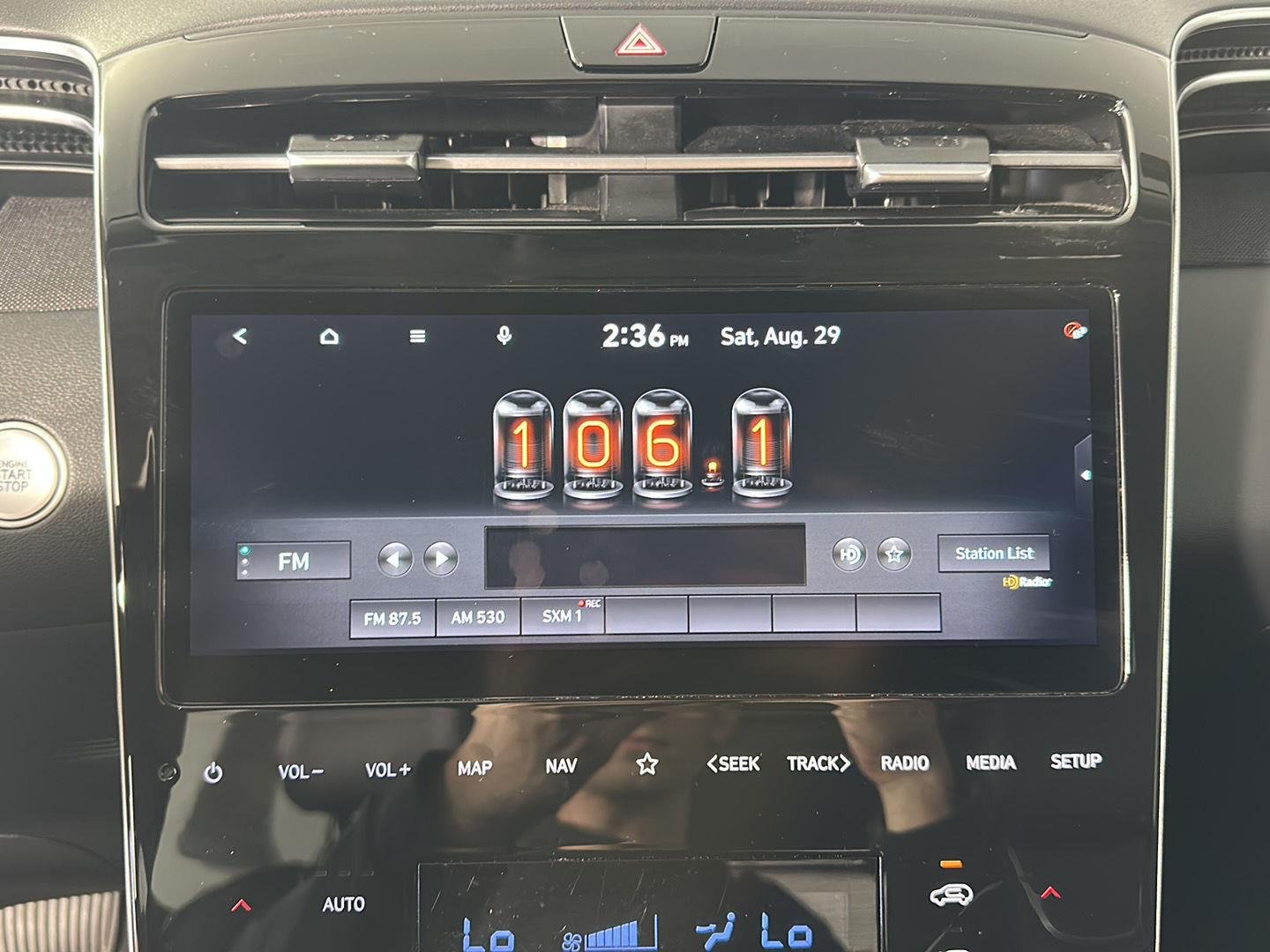 Used 2022 Amazon Gray Hyundai Limited image 21