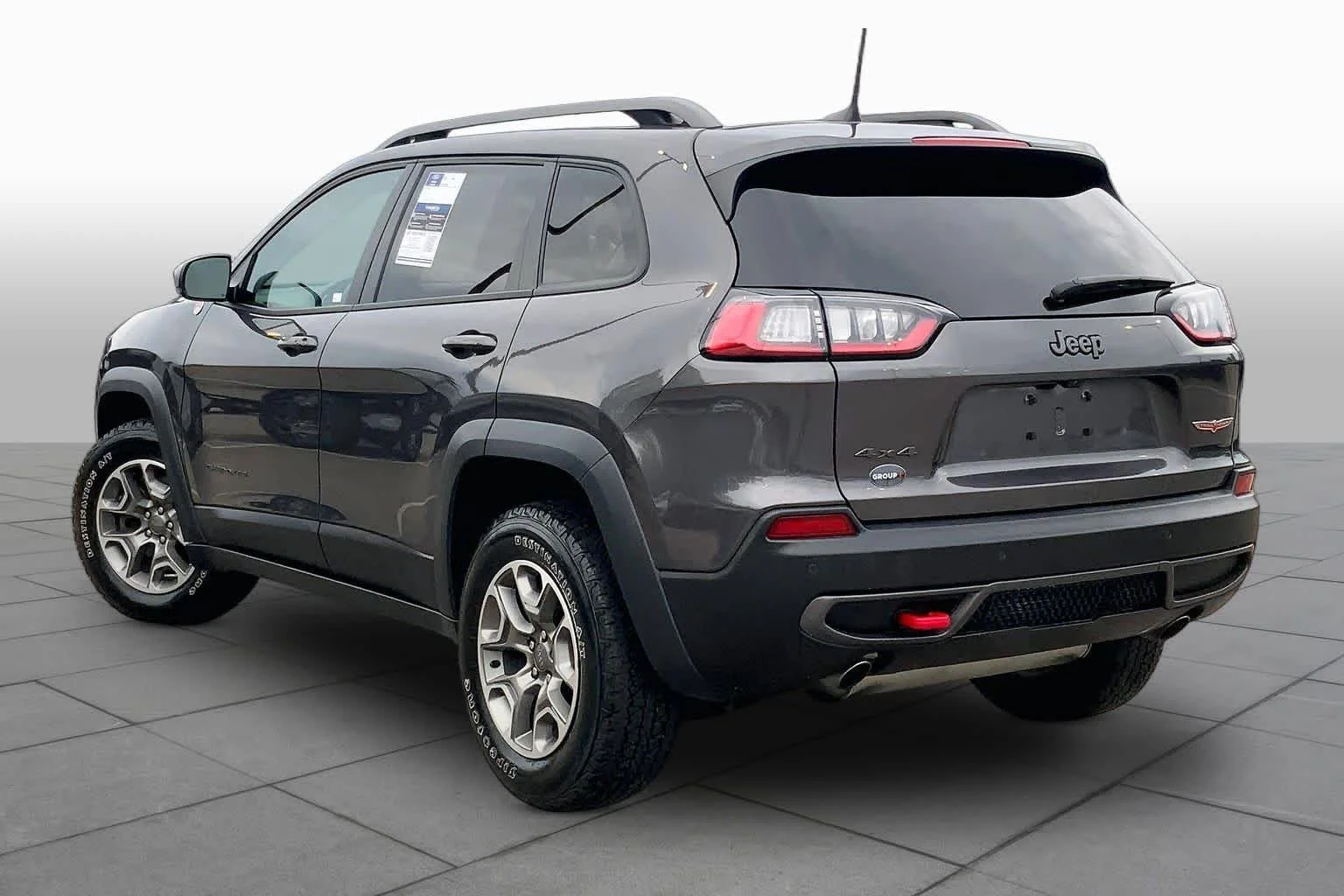 Certified Used 2021 Granite Crystal Clearcoat Metallic Jeep Trailhawk image 12